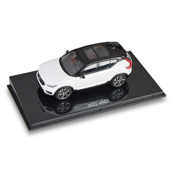 Samochód Volvo XC40 Crystal White 1:43