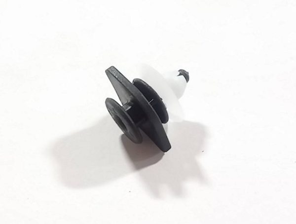 Spinka listwy progowej Volvo OE  31216745