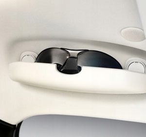 Uchwyt na okulary Volvo jasny 30756965 - obrazek 2